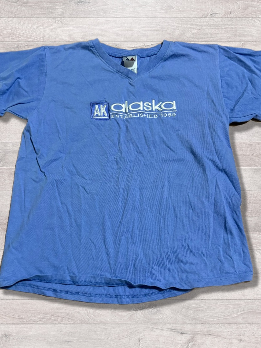 Vintage Blue Alaska USA Travel Souvenir T-Shirt Women’s Large Vacation